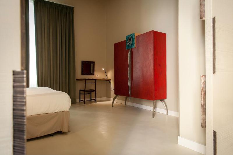 Suite image 3