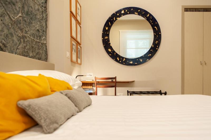 Double Room image 4
