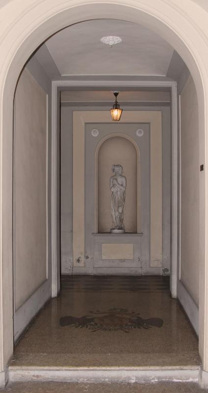 One-Bedroom Apartment - Attic image 4