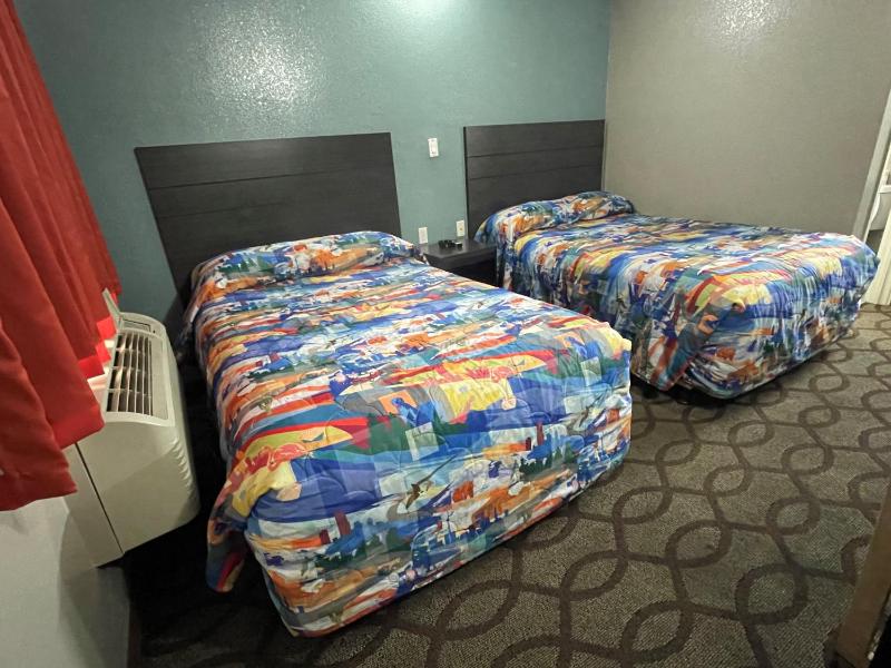 Double Room with Two Double Beds image 4