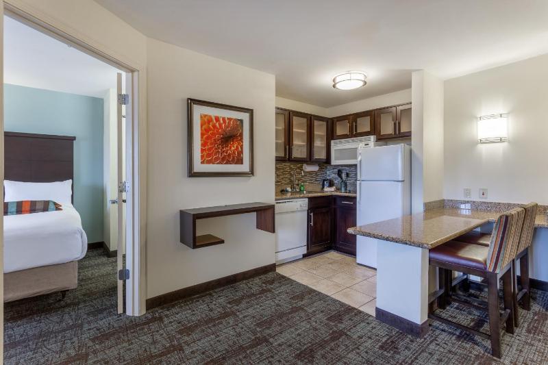 One-Bedroom King Suite image 2