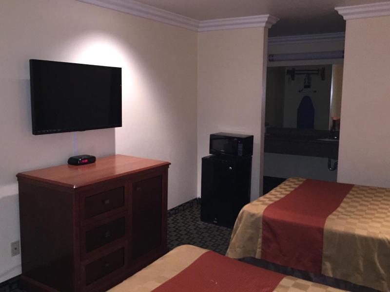 Double Room with Two Double Beds image 2