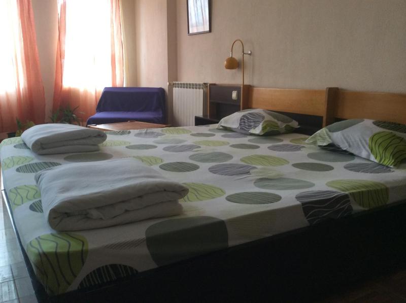 Quadruple Room with Balcony image 4