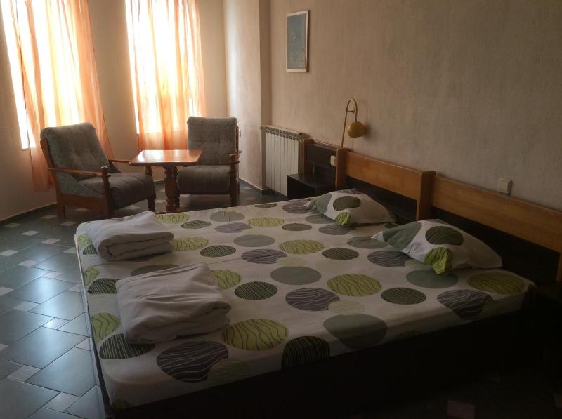 Quadruple Room with Balcony image 2