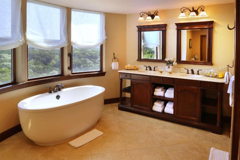 One Bedroom Sparrow Suite image 2