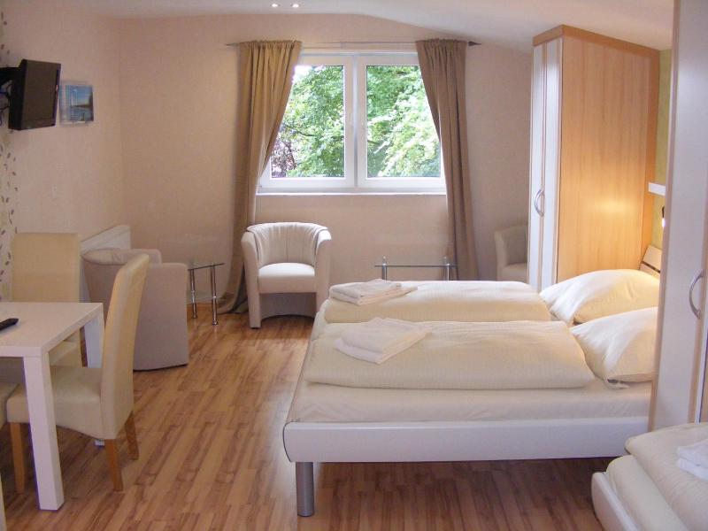 Triple Room with Shower & Toilet image 1