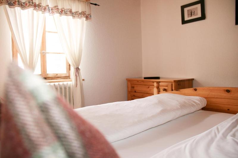 Small Double Room image 4