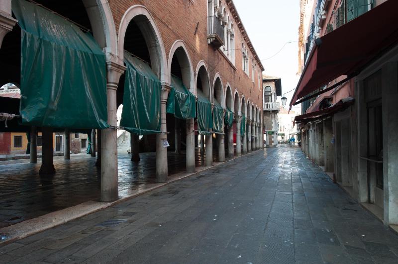 Two-Bedroom Apartment - Split Level image 2