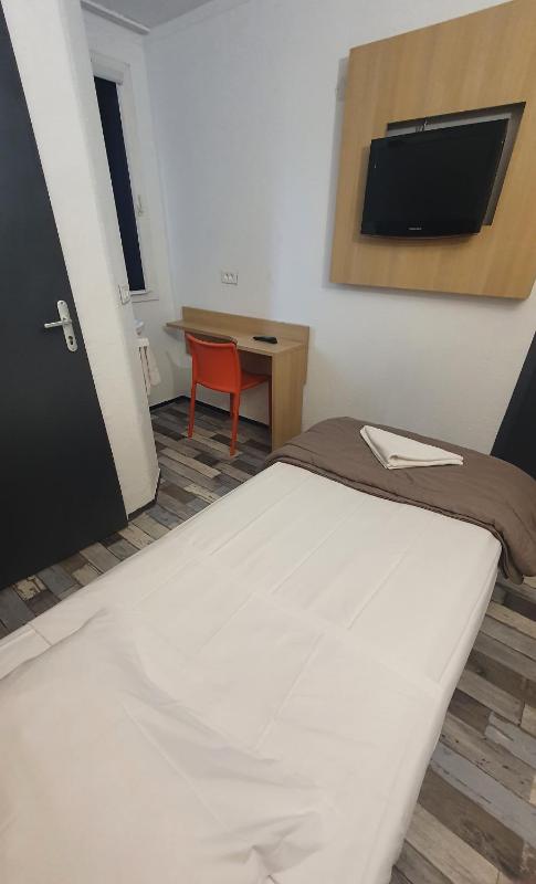 Single Room image 2