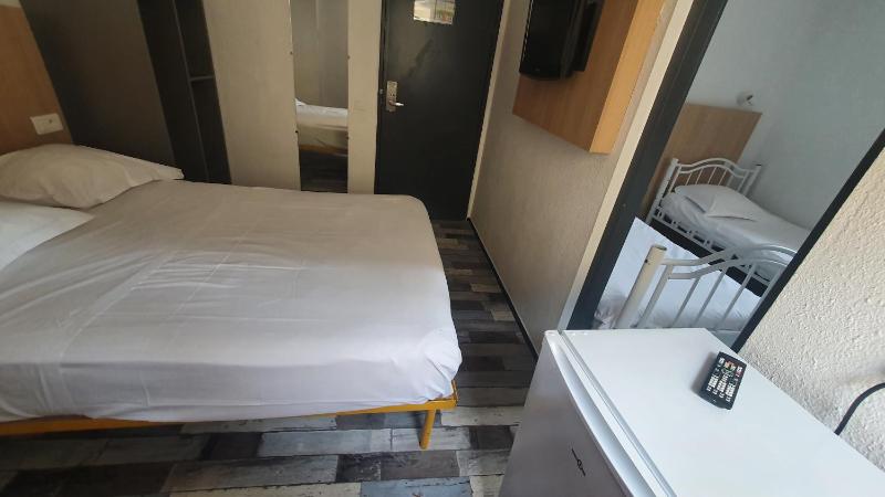 Quadruple Room image 3