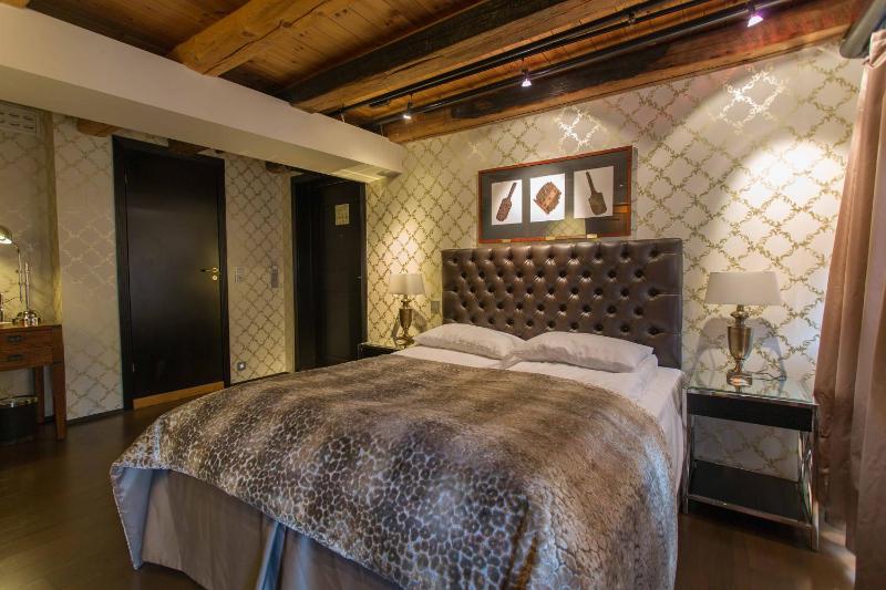 Standard Double Room image 4