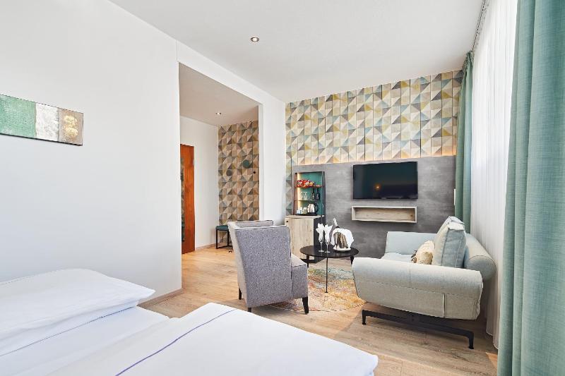 Premium Double Room image 1