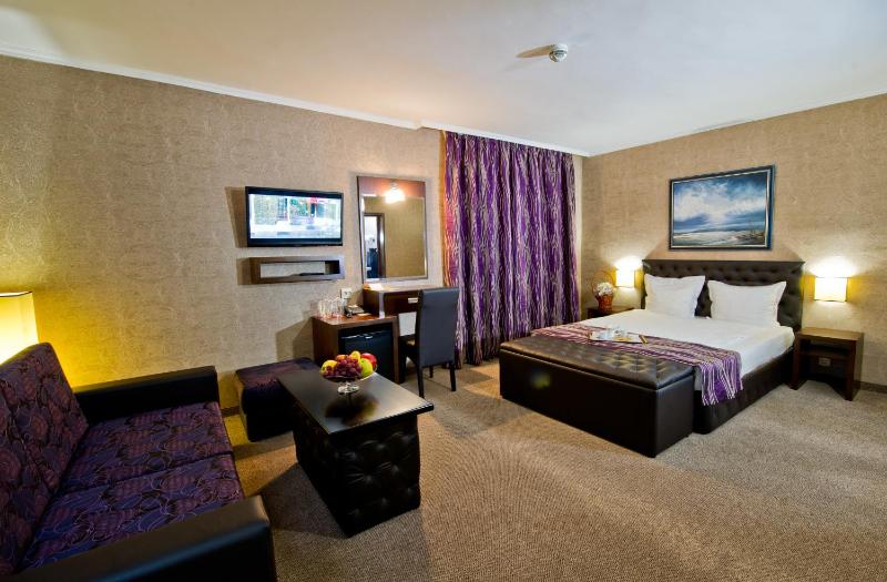 Junior Suite with Balcony image 2