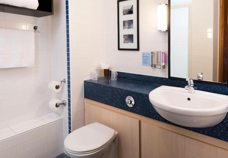 Standard Double Room with Free Hot Breakfast image 2