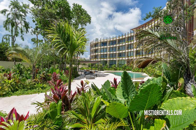 Mistiq Gardens - image 26