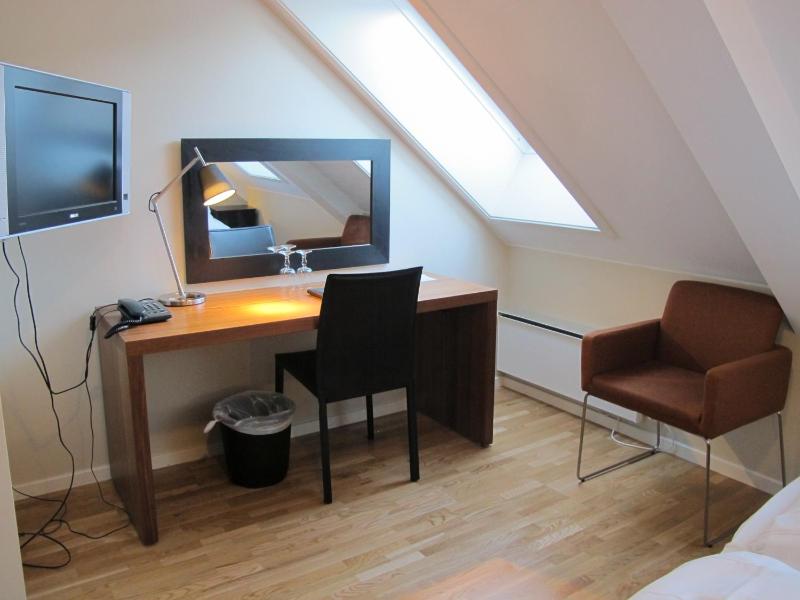 Chesterfield Hotel - image 38