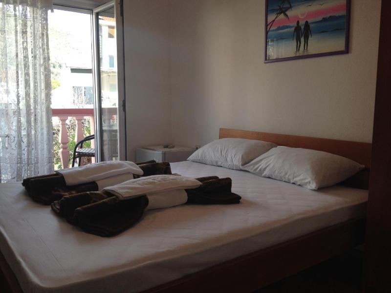 Double or Twin Room with Balcony image 3