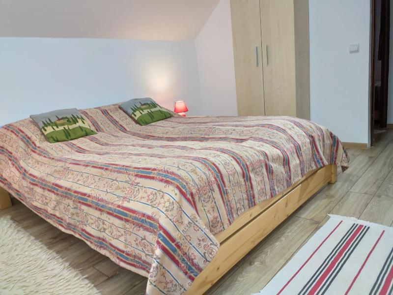 Three-Bedroom House image 4