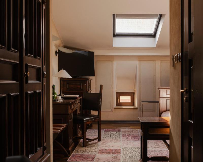 Standard Single Room image 4