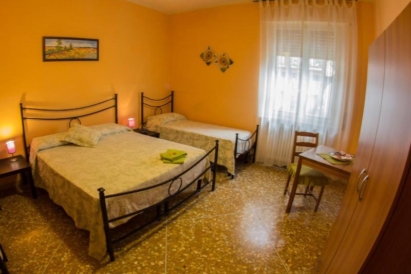 Triple Room with Shared Bathroom image 4