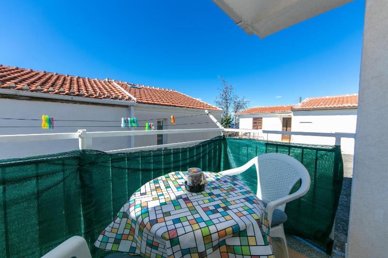 One-Bedroom Apartment with Balcony image 4