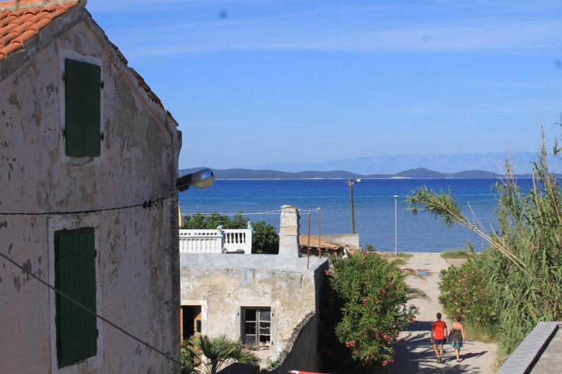 One-Bedroom Apartment with Terrace and Sea View image 2