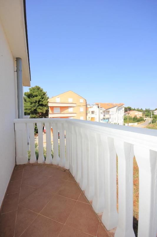 Studio with Balcony image 4