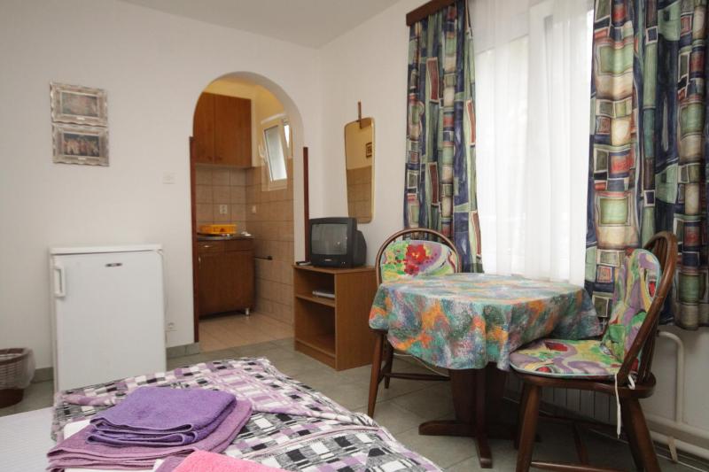 Apartments and rooms by the sea Mali Losinj (Losinj) - 7953 - image 4
