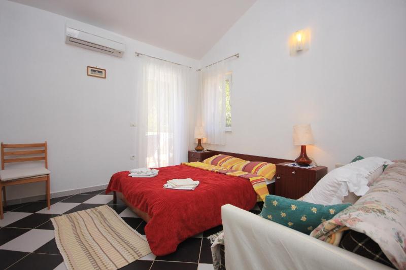 Two-Bedroom Apartment with Terrace and Sea View image 1