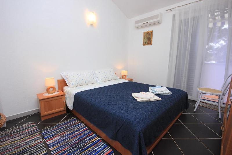 One-Bedroom Apartment with Balcony and Sea View image 1