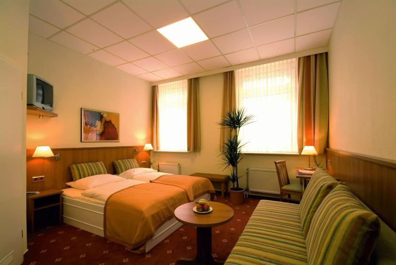 Traveller Hotel - image 26