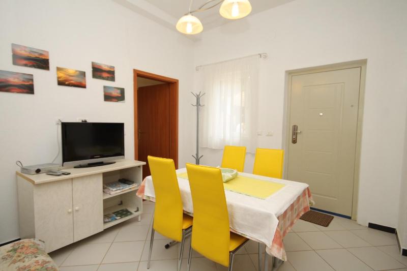 One-Bedroom Apartment with Terrace image 4