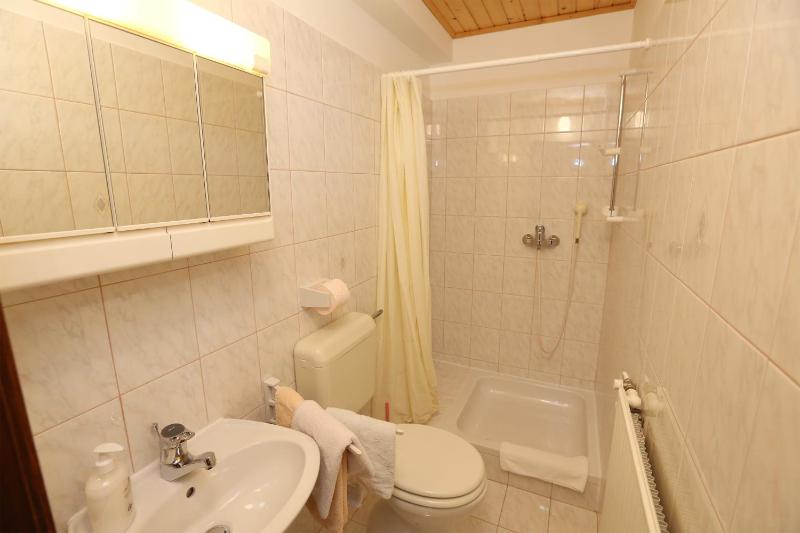 Twin Room with Balcony image 2