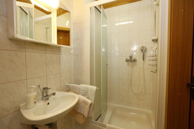 Double Room with Balcony image 2