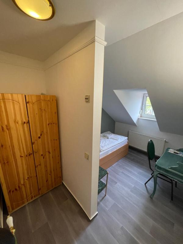 Economy Single Room image 3