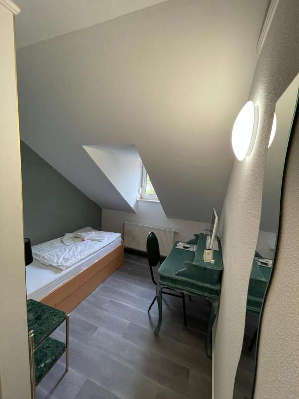 Economy Single Room image 2