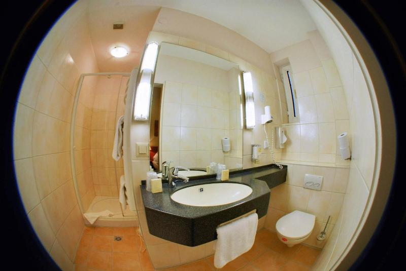 Single Room image 2