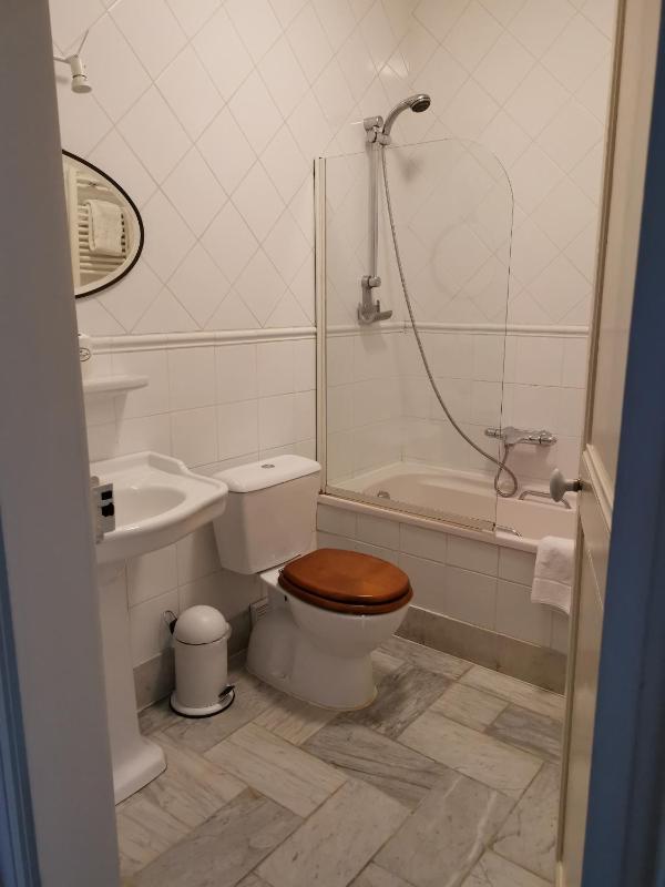 Superior King or Twin Room image 4
