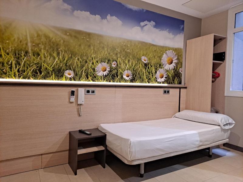Single Room image 4