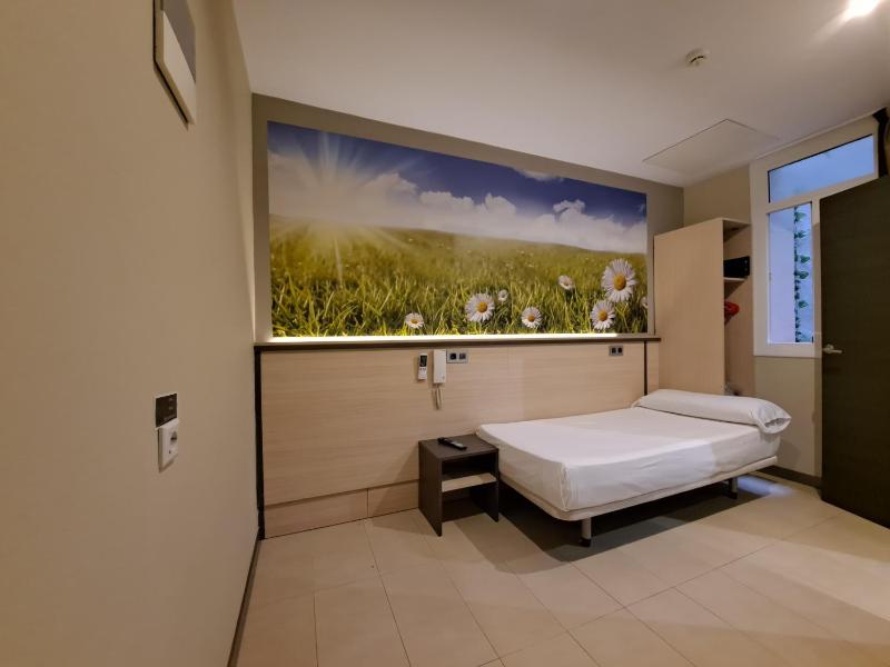 Single Room image 2