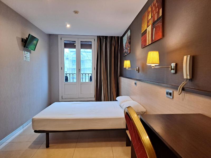 Double or Twin Room with View image 4
