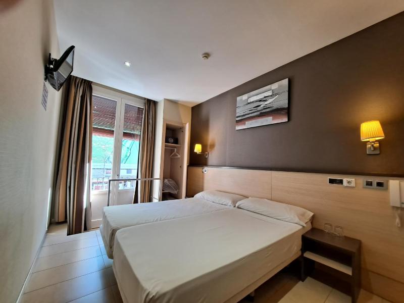 Double or Twin Room with View image 2