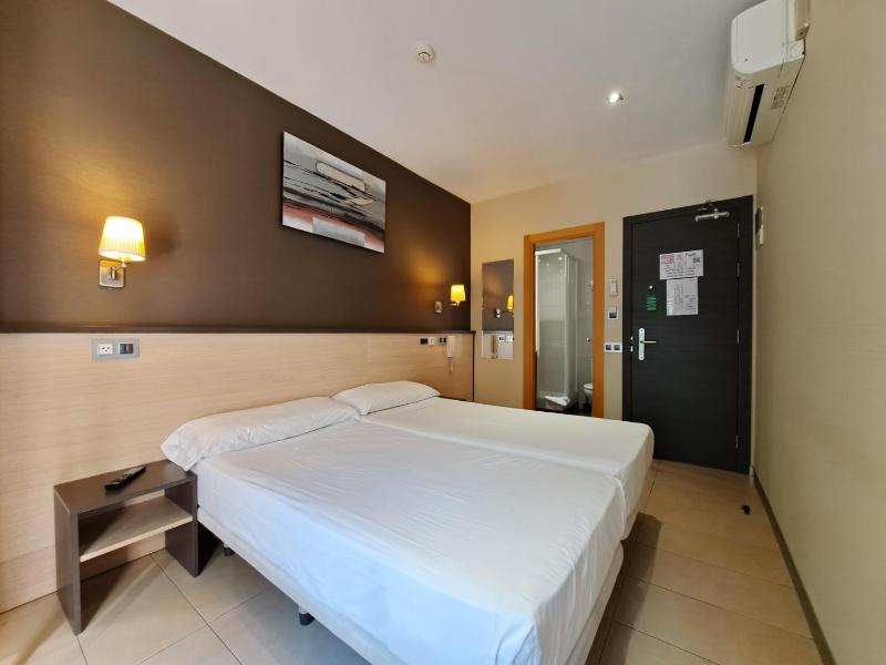 Double or Twin Room with View image 3