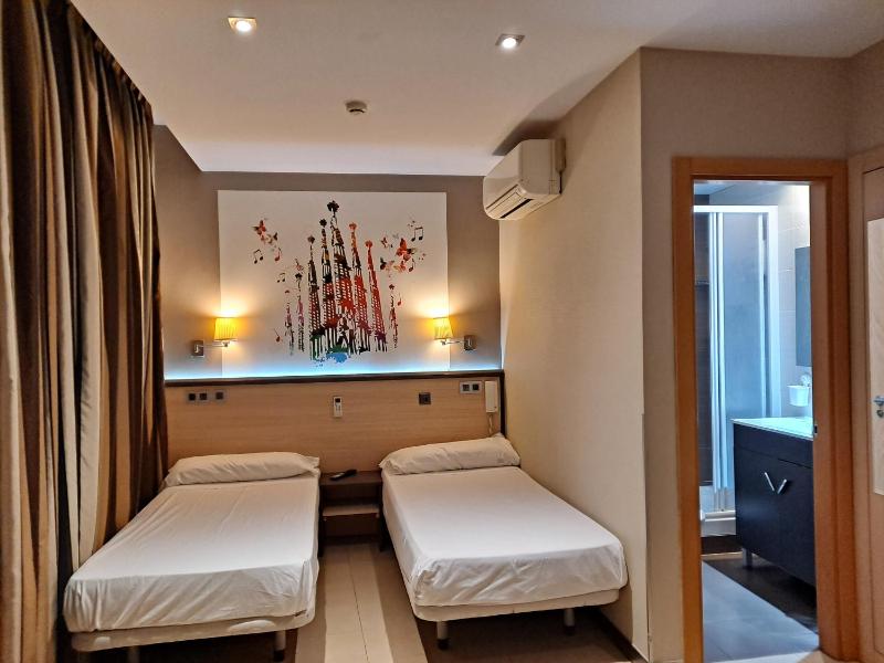 Double or Twin Room with Extra Bed image 3
