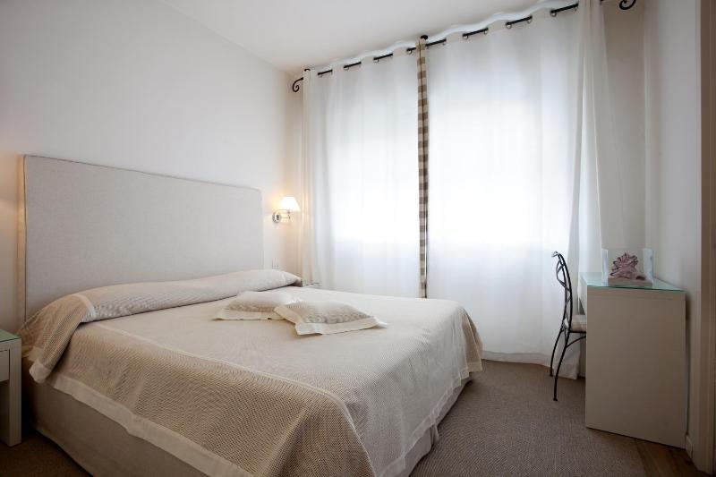 Comfort Family Room with Balcony and Side Sea View image 1