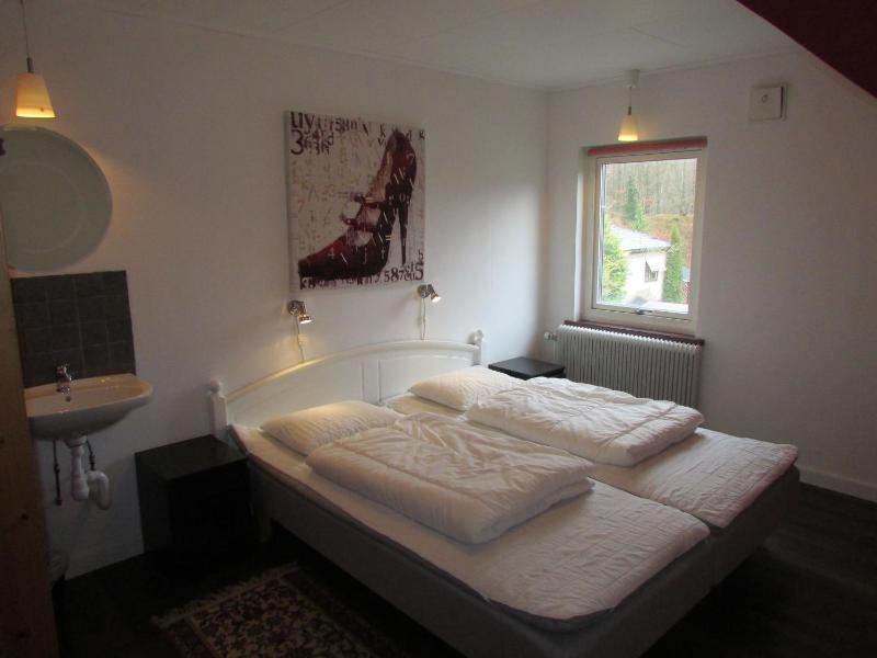 Double or Twin Room with Extra Bed image 3