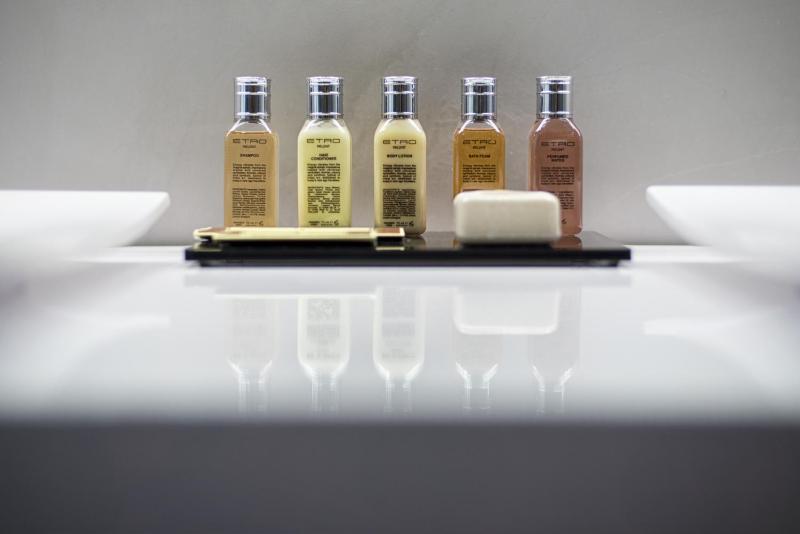 Classic Double Room image 4