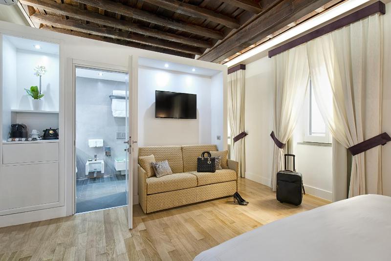 Superior Double Room image 3