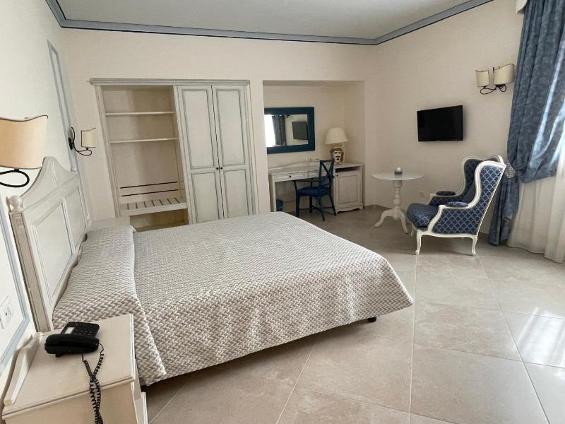 Quadruple Room with Garden View image 2