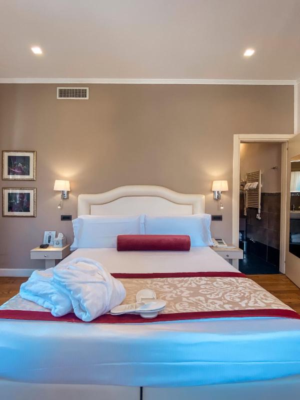 Executive Double Room image 3